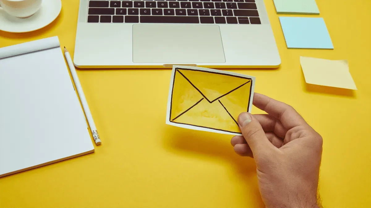 Constant Contact vs Mailchimp.webp